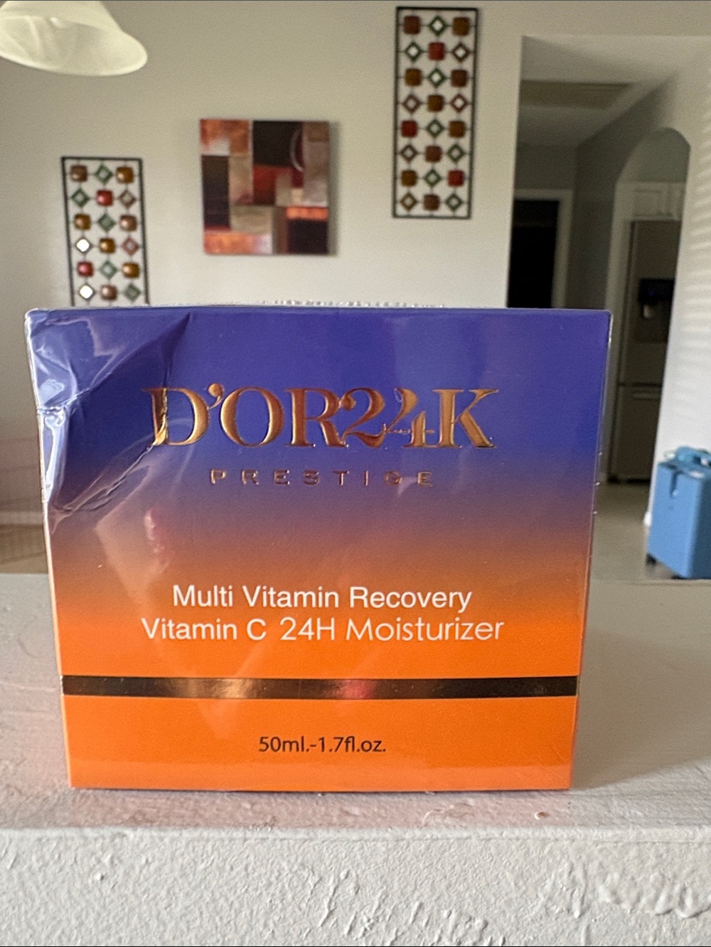 Prestige Multi Vitamin Recovery Vitamin C 24H Moisturizer - Purple/Orange